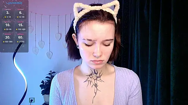 Snapshot of Elastikisss chatting on 10.13.25 Elastikisss online show from 10.13.25