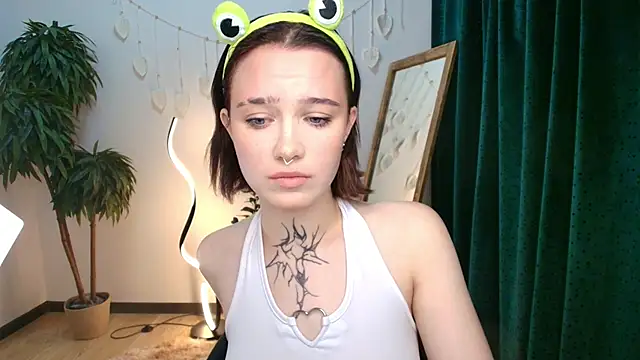 Snapshot of Elastikisss chatting on 10.19.25 Elastikisss online show from 10.19.25