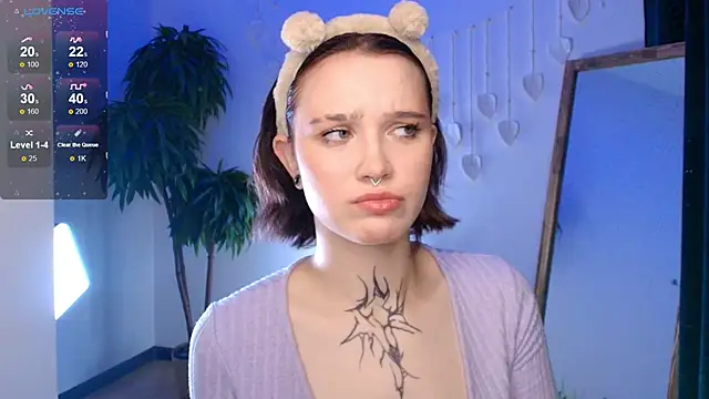 Snapshot of Elastikisss chatting on 10.24.25 Elastikisss online show from 10.24.25