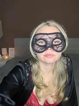 Snapshot of Cherrycolada chatting on 09.26.25 Cherrycolada online show from 09.26.25