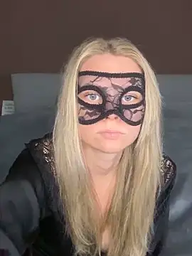 Snapshot of Cherrycolada chatting on 09.30.25 Cherrycolada online show from 09.30.25