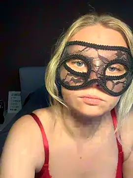 Snapshot of Cherrycolada chatting on 10.21.25 Cherrycolada online show from 10.21.25