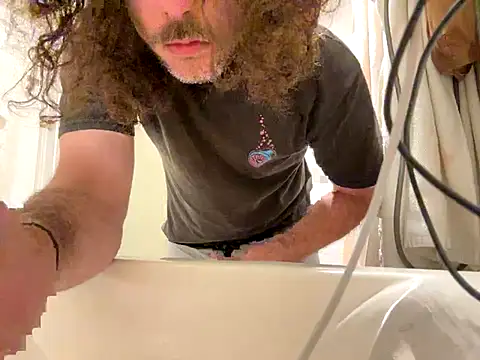 8straightinches online show from 09.24.25