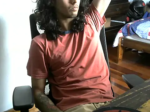 Snapshot of VikernesCam chatting on 09.29.25 VikernesCam online show from 09.29.25