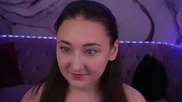 Snapshot of SashaDuvalle chatting on 09.27.25 SashaDuvalle online show from 09.27.25