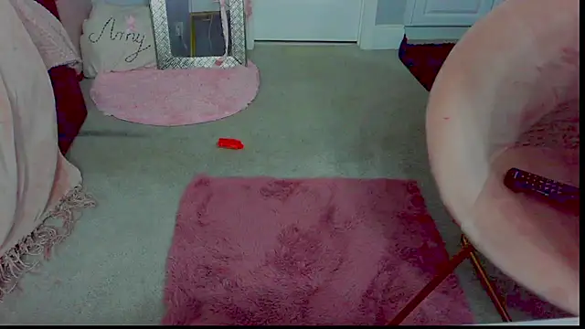 Snapshot of LunaMilav chatting on 09.29.25 LunaMilav online show from 09.29.25