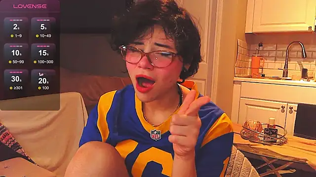 Snapshot of LunaMilav chatting on 10.22.25 LunaMilav online show from 10.22.25