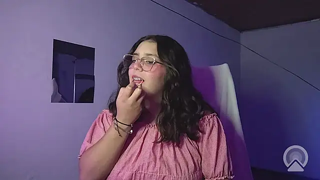 Pao Ly online show from 07.17.26