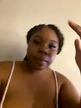 ChocolateKissesBaee online show from 09.28.25