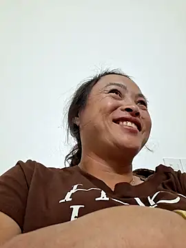 xuxulovezz online show from 11.27.25