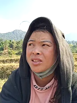 xuxulovezz online show from 12.20.25