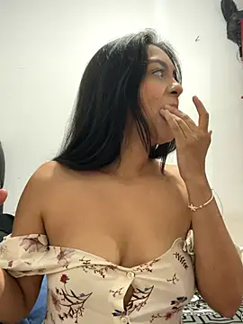 Snapshot of Selene_Wings22 chatting on 10.16.25 Selene Wings22 online show from 10.16.25