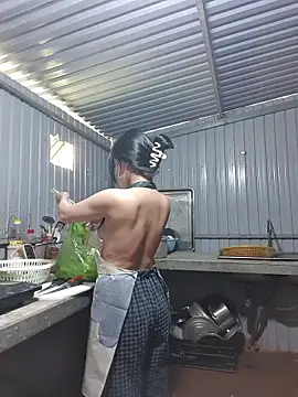 Helen-Tran online show from 12.18.25