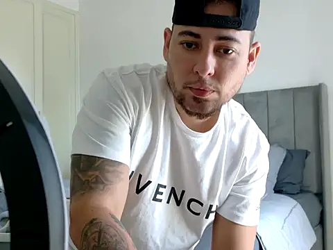 maximus888A online show from 10.15.25