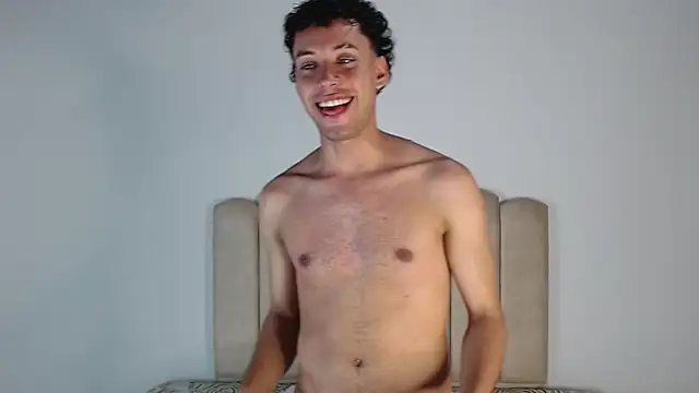 Snapshot of aroncooper1 chatting on 11.07.25 aroncooper1 online show from 11.07.25