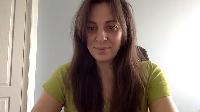 Snapshot of Myronell chatting on 10.10.25 Myronell online show from 10.10.25