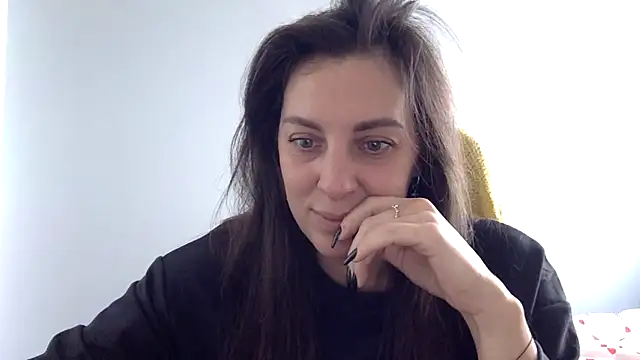 Snapshot of Myronell chatting on 10.18.25 Myronell online show from 10.18.25