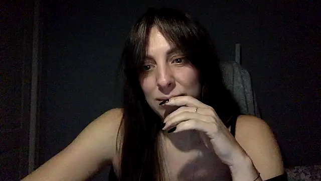 Snapshot of Myronell chatting on 11.04.25 Myronell online show from 11.04.25