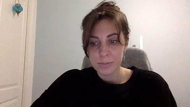 Snapshot of Myronell chatting on 11.09.25 Myronell online show from 11.09.25