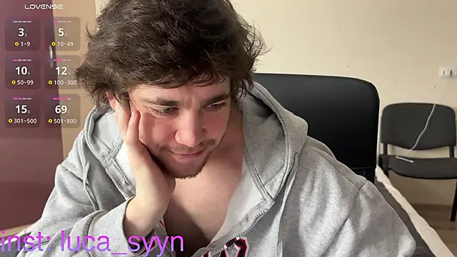 Snapshot of luca_syn chatting on 10.16.25 luca syn online show from 10.16.25