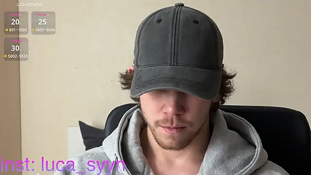 Snapshot of luca_syn chatting on 10.17.25 luca syn online show from 10.17.25