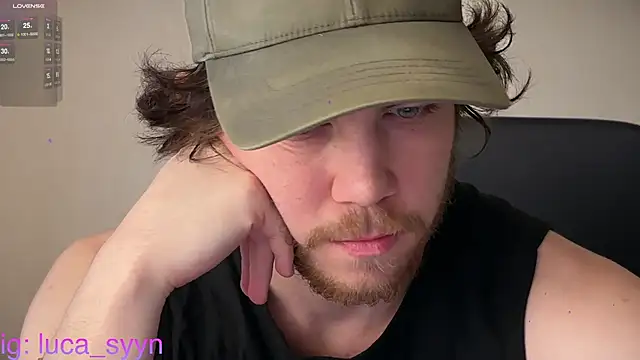 Snapshot of luca_syn chatting on 11.12.25 luca syn online show from 11.12.25