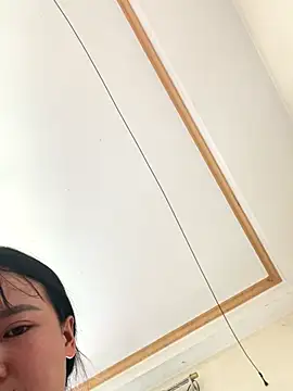 Snapshot of Be_xinh chatting on 09.22.25 Be xinh online show from 09.22.25