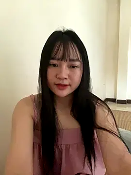 Snapshot of Be_xinh chatting on 09.29.25 Be xinh online show from 09.29.25
