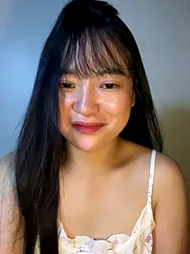 Snapshot of Be_xinh chatting on 10.12.25 Be xinh online show from 10.12.25