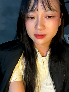 Snapshot of Be_xinh chatting on 10.16.25 Be xinh online show from 10.16.25