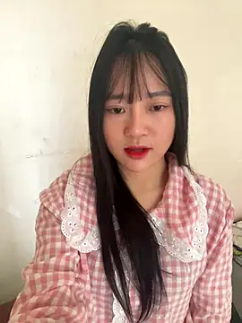 Snapshot of Be_xinh chatting on 11.02.25 Be xinh online show from 11.02.25