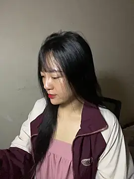 Snapshot of Be_xinh chatting on 11.08.25 Be xinh online show from 11.08.25