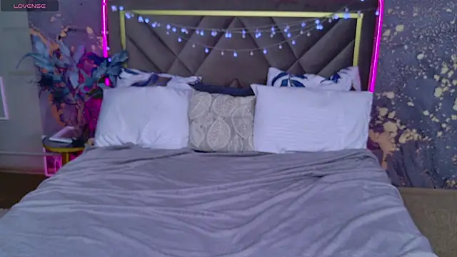 Snapshot of KellyHayden chatting on 10.01.25 KellyHayden online show from 10.01.25