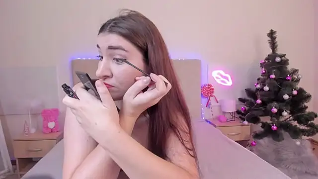 TrishaDarks online show from 12.14.25