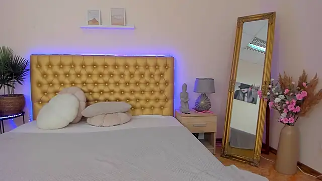 TrishaDarks online show from 03.06.26