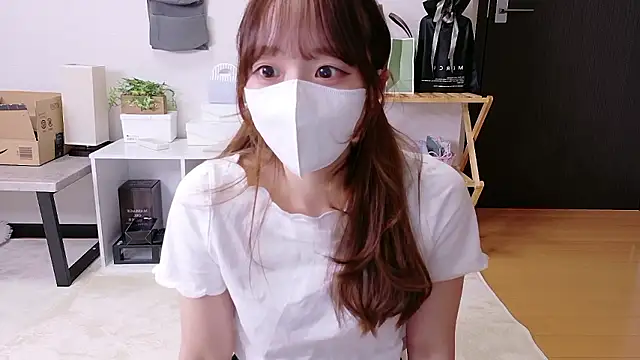 Snapshot of saku_sakura_ chatting on 10.06.25 saku sakura online show from 10.06.25