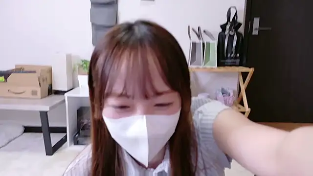 Snapshot of saku_sakura_ chatting on 10.08.25 saku sakura online show from 10.08.25