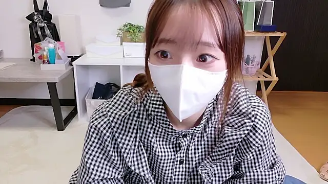 Snapshot of saku_sakura_ chatting on 11.08.25 saku sakura online show from 11.08.25