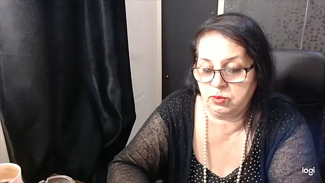 MissSanjanne online show from 11.14.25