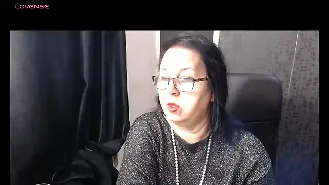 MissSanjanne online show from 12.04.25