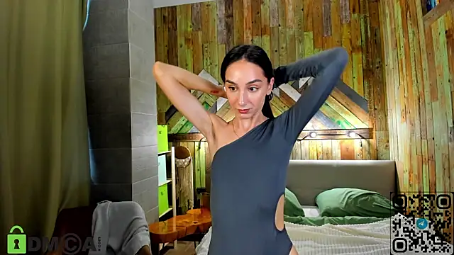 Snapshot of Elliizabeth chatting on 09.26.25 Elliizabeth online show from 09.26.25