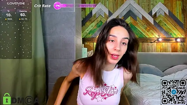 Snapshot of Elliizabeth chatting on 10.05.25 Elliizabeth online show from 10.05.25