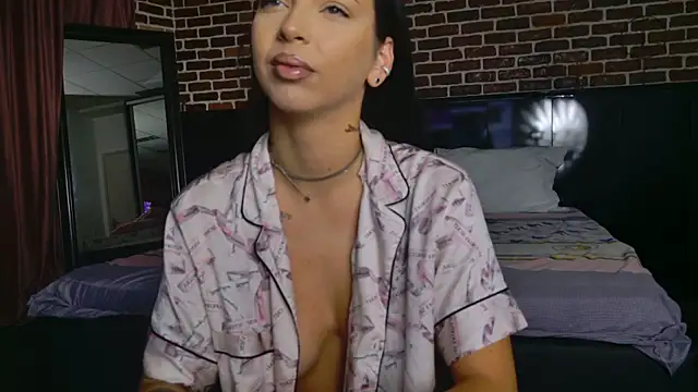 MeganSin  online show from 10.05.25