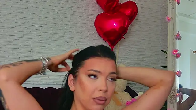 Snapshot of MeganSin_ chatting on 02.11.26 MeganSin online show from 02.11.26