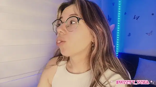 Snapshot of sweettvera chatting on 10.16.25 sweettvera online show from 10.16.25