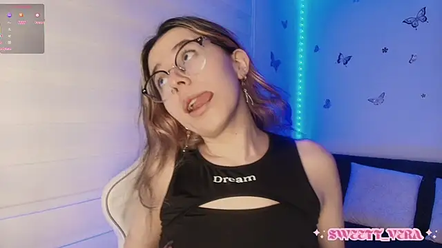 Snapshot of sweettvera chatting on 10.17.25 sweettvera online show from 10.17.25