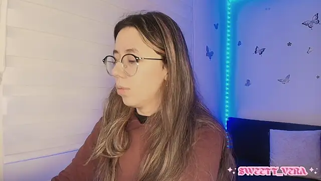 Snapshot of sweettvera chatting on 10.30.25 sweettvera online show from 10.30.25