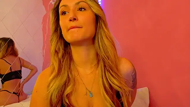 Snapshot of Anaayss_ chatting on 10.10.25 Anaayss online show from 10.10.25