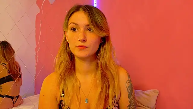 Snapshot of Anaayss_ chatting on 10.21.25 Anaayss online show from 10.21.25