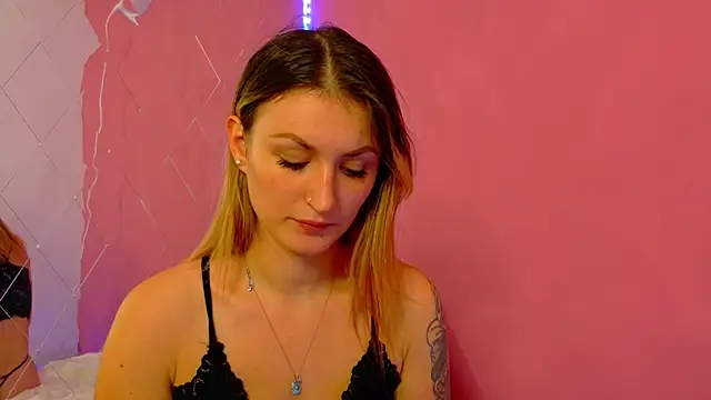 Snapshot of Anaayss_ chatting on 10.29.25 Anaayss online show from 10.29.25